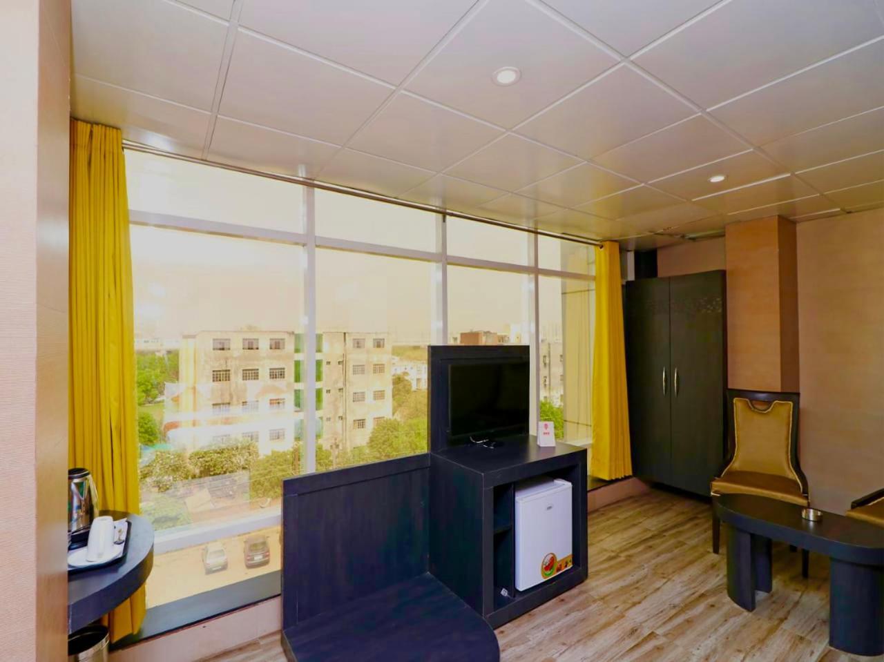 Ace Prime Hotel เกรทเตอร์นอยดา ภายนอก รูปภาพ